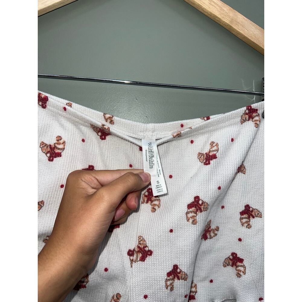 Wild Fable Croissant Christmas Pajama Set Small Henley Top & Shorts Coquette - Picture 7 of 8